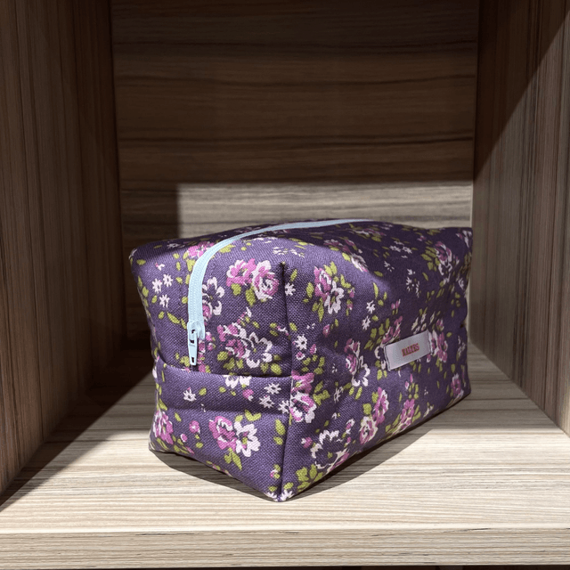 Trousse cube floral feuilles vertes violet