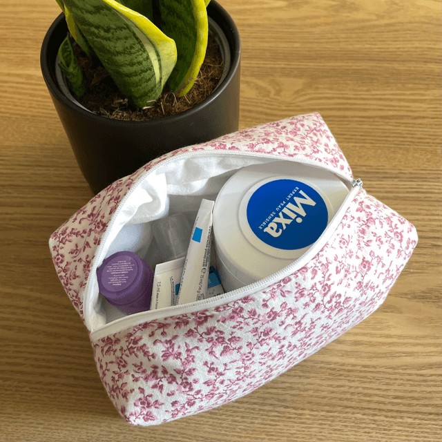 Trousse cube fleurs rose